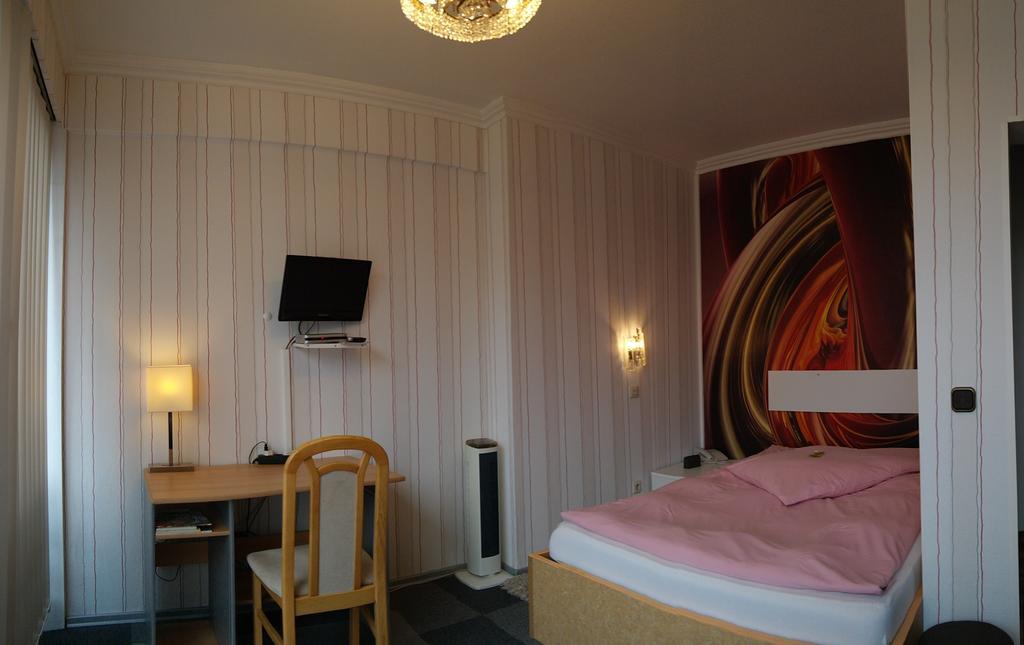 Am Hallenbad Hotel Garni Ratingen Dış mekan fotoğraf