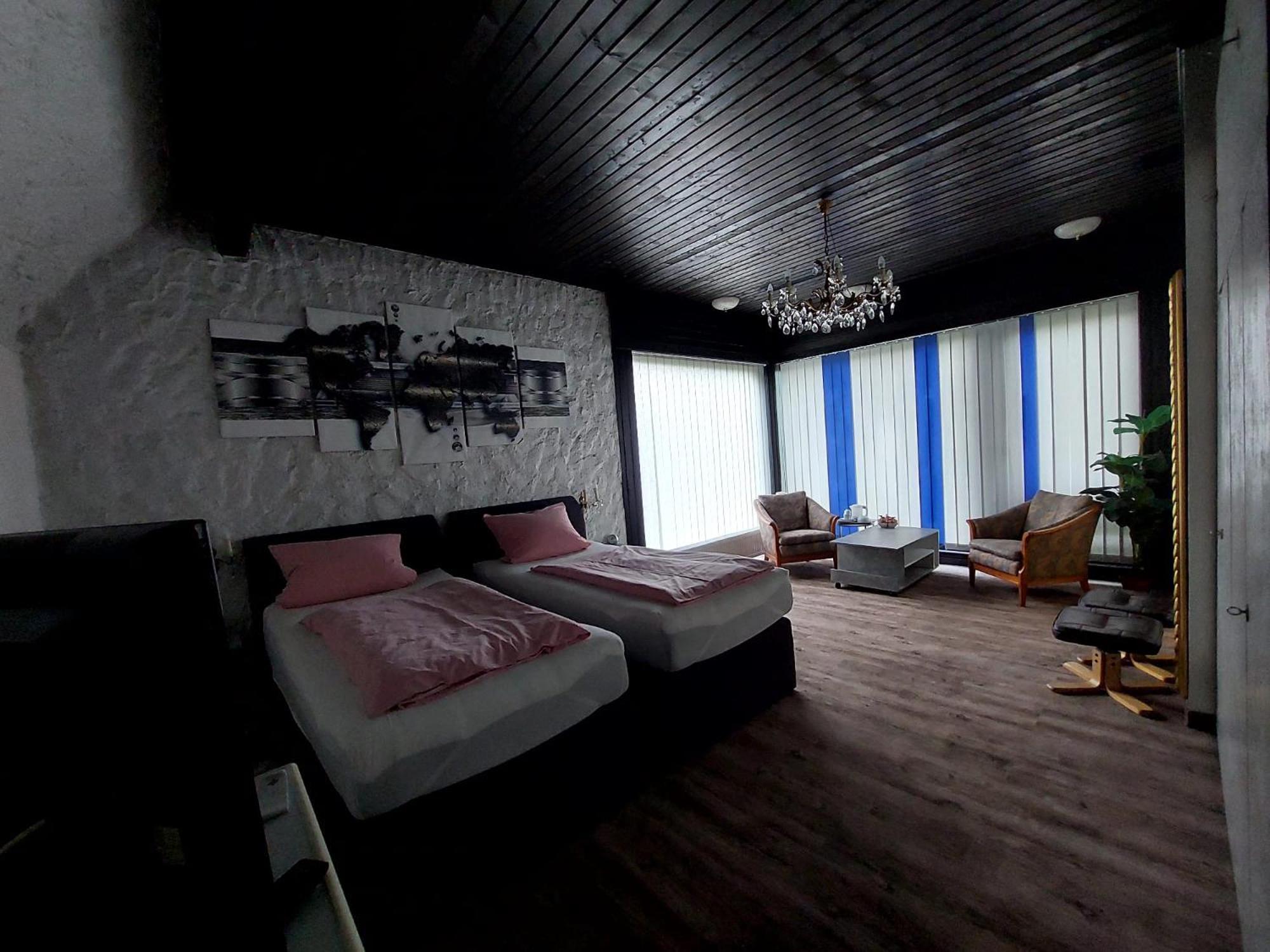 Am Hallenbad Hotel Garni Ratingen Dış mekan fotoğraf