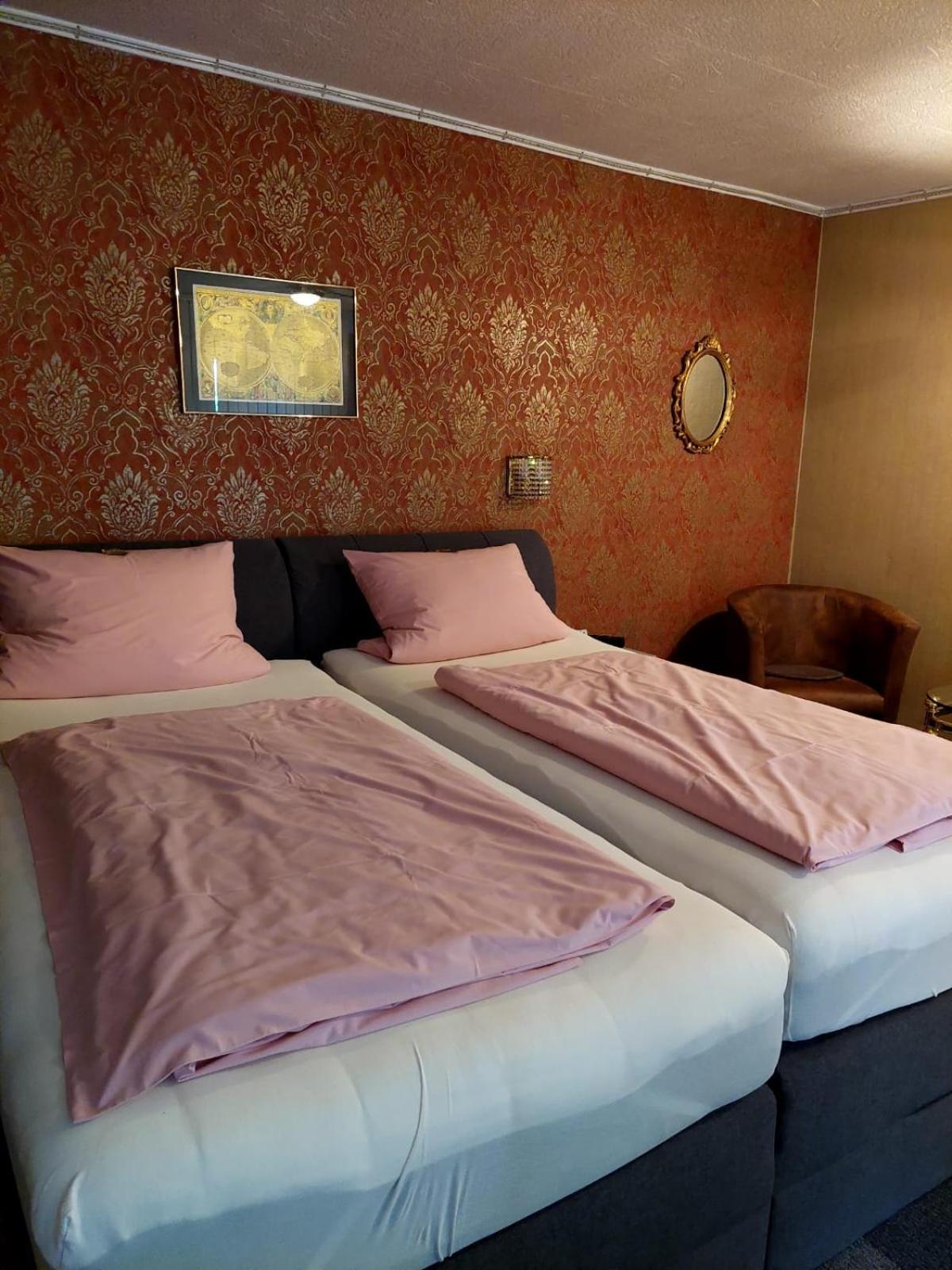 Am Hallenbad Hotel Garni Ratingen Dış mekan fotoğraf