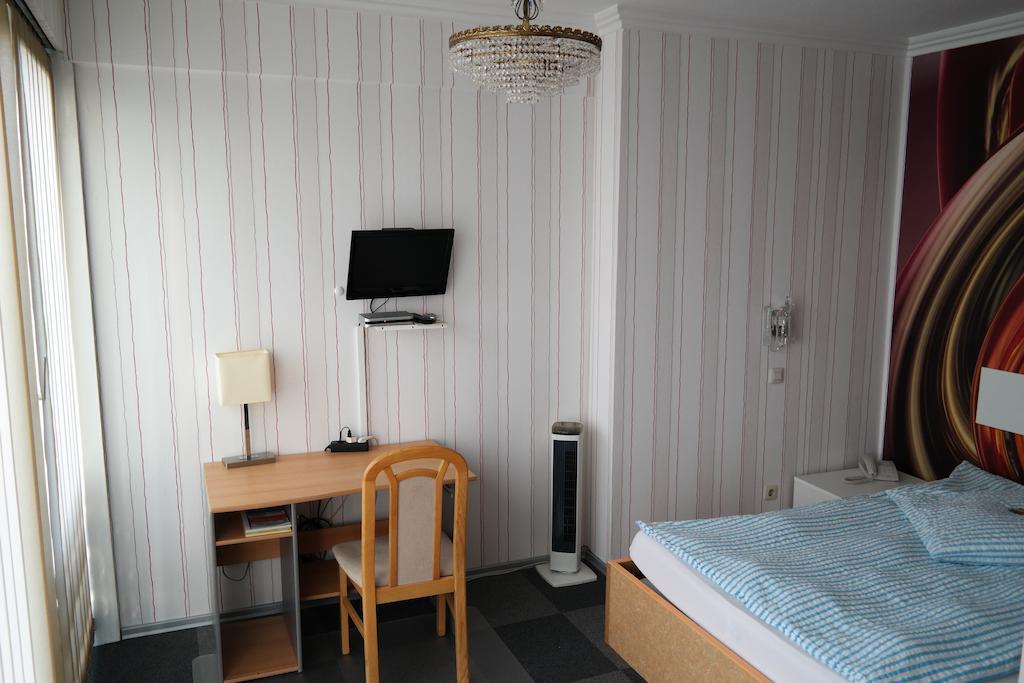 Am Hallenbad Hotel Garni Ratingen Dış mekan fotoğraf